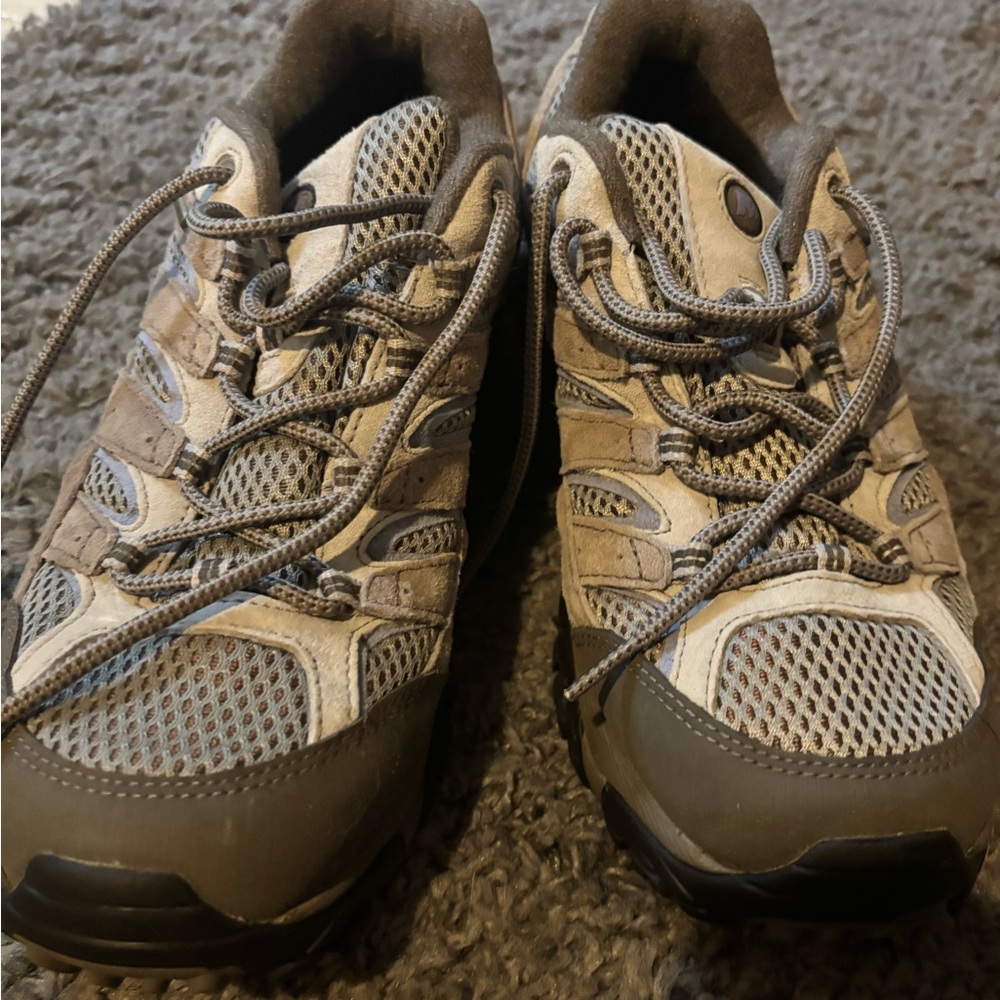 Merrell Women's Gray and Black Shoes